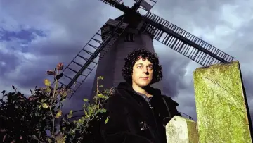 Backdrop к сериалу "Jonathan Creek" #1426501