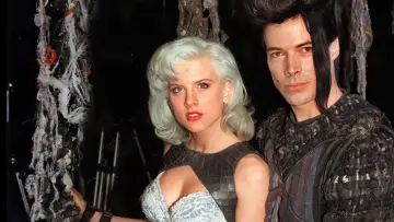Backdrop for the TV series "Lexx" #1366371