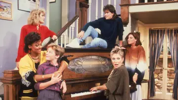 Backdrop for the TV series "The Facts of Life" #1301412