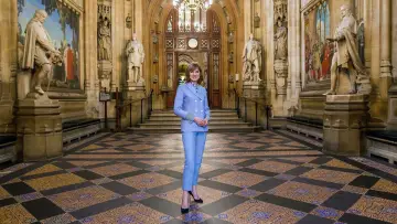 Backdrop for the TV series "Antiques Roadshow" #1359528