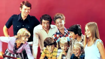 Backdrop for the TV series "The Brady Bunch" #1388290