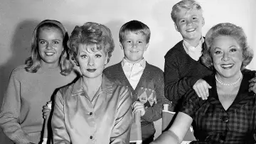 Backdrop for the TV series "The Lucy Show" #1293892
