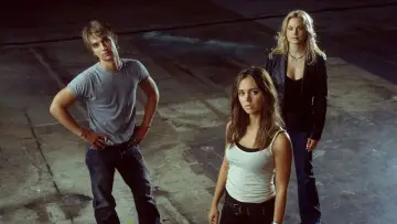 Backdrop for the TV series "Tru Calling" #1397385