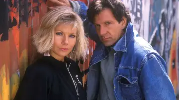 Backdrop к сериалу "Dempsey and Makepeace" #1446500