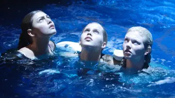 Backdrop for the TV series "H2O: Just Add Water" #1349435