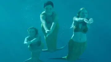Backdrop for the TV series "H2O: Just Add Water" #1349439