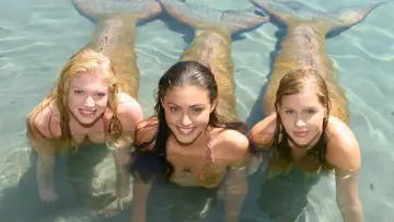 Backdrop for the TV series "H2O: Just Add Water" #1349454