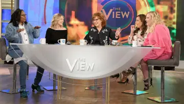 Backdrop к сериалу "The View" #1283990