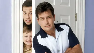 Backdrop к сериалу "Two and a Half Men" #1249454