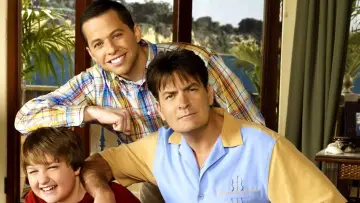Backdrop к сериалу "Two and a Half Men" #1249488
