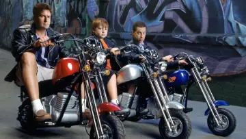Backdrop к сериалу "Two and a Half Men" #1249498