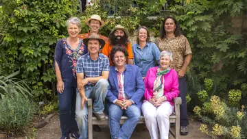 Backdrop for the TV series "Gardening Australia" #1318985