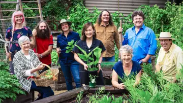 Backdrop for the TV series "Gardening Australia" #1318988