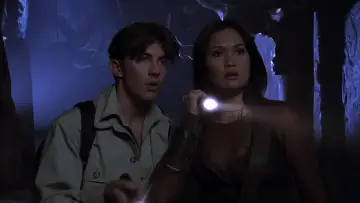 Backdrop for the TV series "Relic Hunter" #1342655