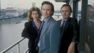 Backdrop к сериалу "Between the Lines" #1396619