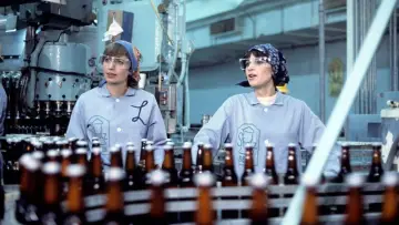 Backdrop for the TV series "Laverne & Shirley" #1349625