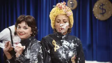 Backdrop for the TV series "Laverne & Shirley" #1349629