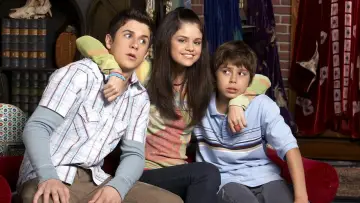 Backdrop for the TV series "Wizards of Waverly Place" #1340372