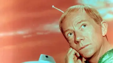 Backdrop for the TV series "My Favorite Martian" #1391017
