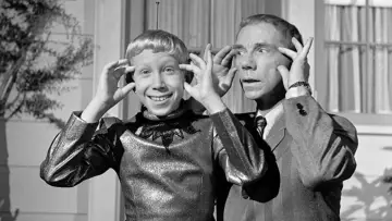 Backdrop for the TV series "My Favorite Martian" #1391018