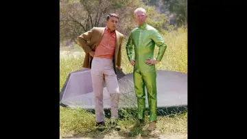 Backdrop for the TV series "My Favorite Martian" #1391020