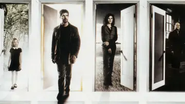 Backdrop for the TV series "The Lost Room" #1460675