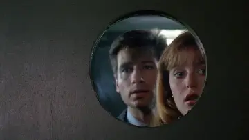 Backdrop for the TV series "The X-Files" #1250621