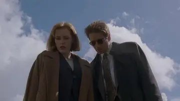Backdrop for the TV series "The X-Files" #1250622