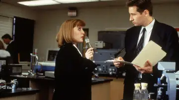 Backdrop for the TV series "The X-Files" #1250783