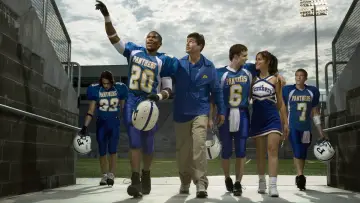 Backdrop for the TV series "Friday Night Lights" #1325188