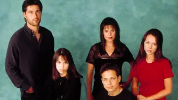 Backdrop for the TV series "Party of Five" #1320008