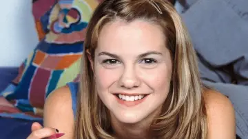 Backdrop for the TV series "The Secret World of Alex Mack" #1453189