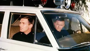 Backdrop к сериалу "Adam-12" #1301142