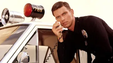 Backdrop к сериалу "Adam-12" #1301145