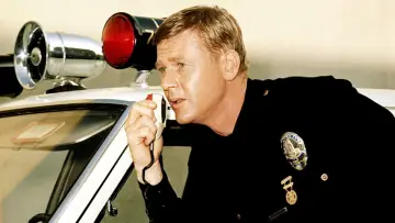 Backdrop к сериалу "Adam-12" #1301146
