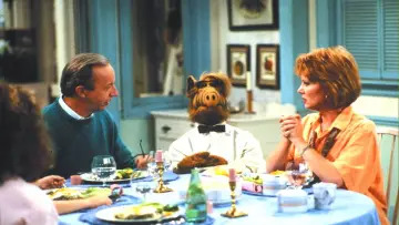 Backdrop for the TV series "ALF" #1329941