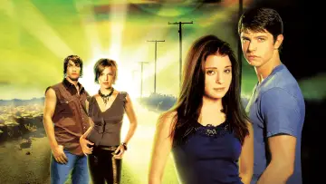 Backdrop for the TV series "Roswell" #1370632