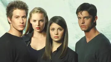 Backdrop for the TV series "Roswell" #1370646