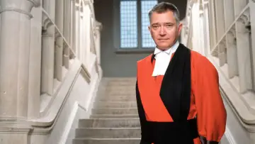 Backdrop for the TV series "Judge John Deed" #1684731