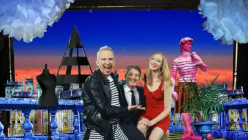 Backdrop к сериалу "Eurotrash" #1394025