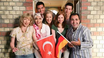 Backdrop for the TV series "Türkisch für Anfänger" #1602655
