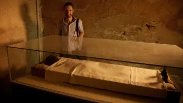 Backdrop for the TV series "Secrets of the Dead" #1396132