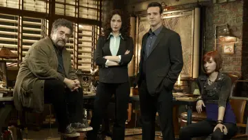 Backdrop for the TV series "Warehouse 13" #1303330