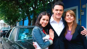 Backdrop for the TV series "Hasta que el dinero nos separe" #1459061