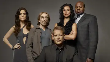 Backdrop for the TV series "Human Target" #1389474