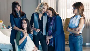 Backdrop for the TV series "Madres: amor y vida" #1596215