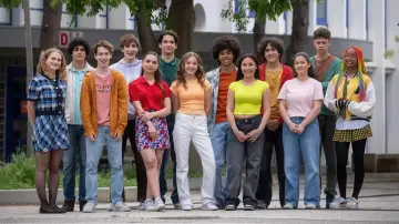 Backdrop for the TV series "ASKIP, le collège se la raconte" #1537126