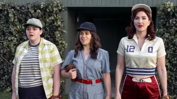 Backdrop for the TV series "A League of Their Own" #1680627