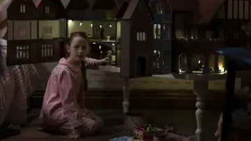 Backdrop for the TV series "The Haunting of Bly Manor" #1398042