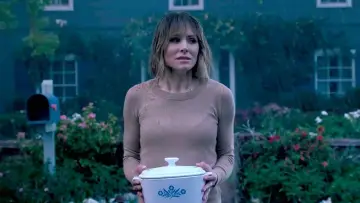 Backdrop к сериалу "The Woman in the House Across the Street from the Girl in the Window" #1443631